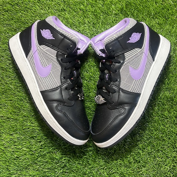 Jordan 1 Mid SE - Picture 4 of 4